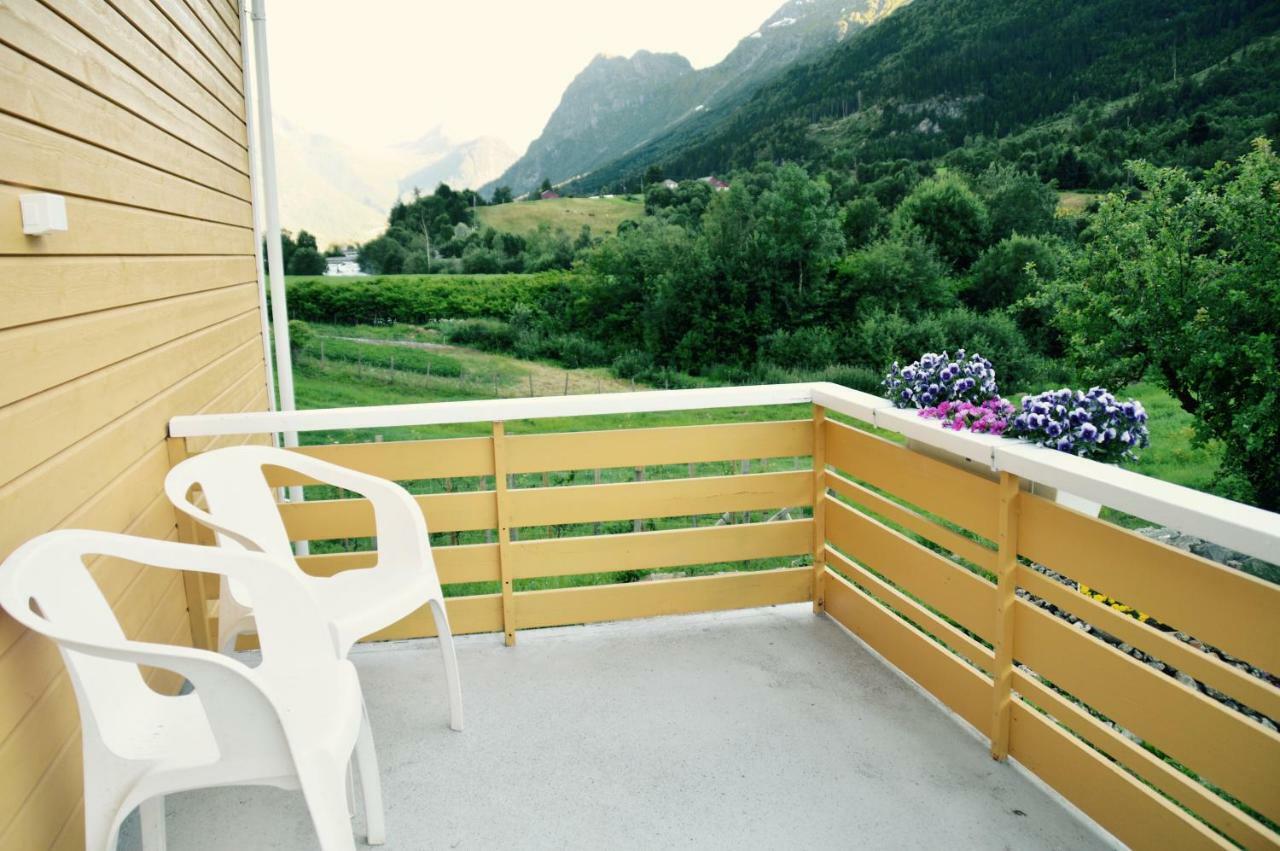 Villa Naustvoll à Olden Extérieur photo